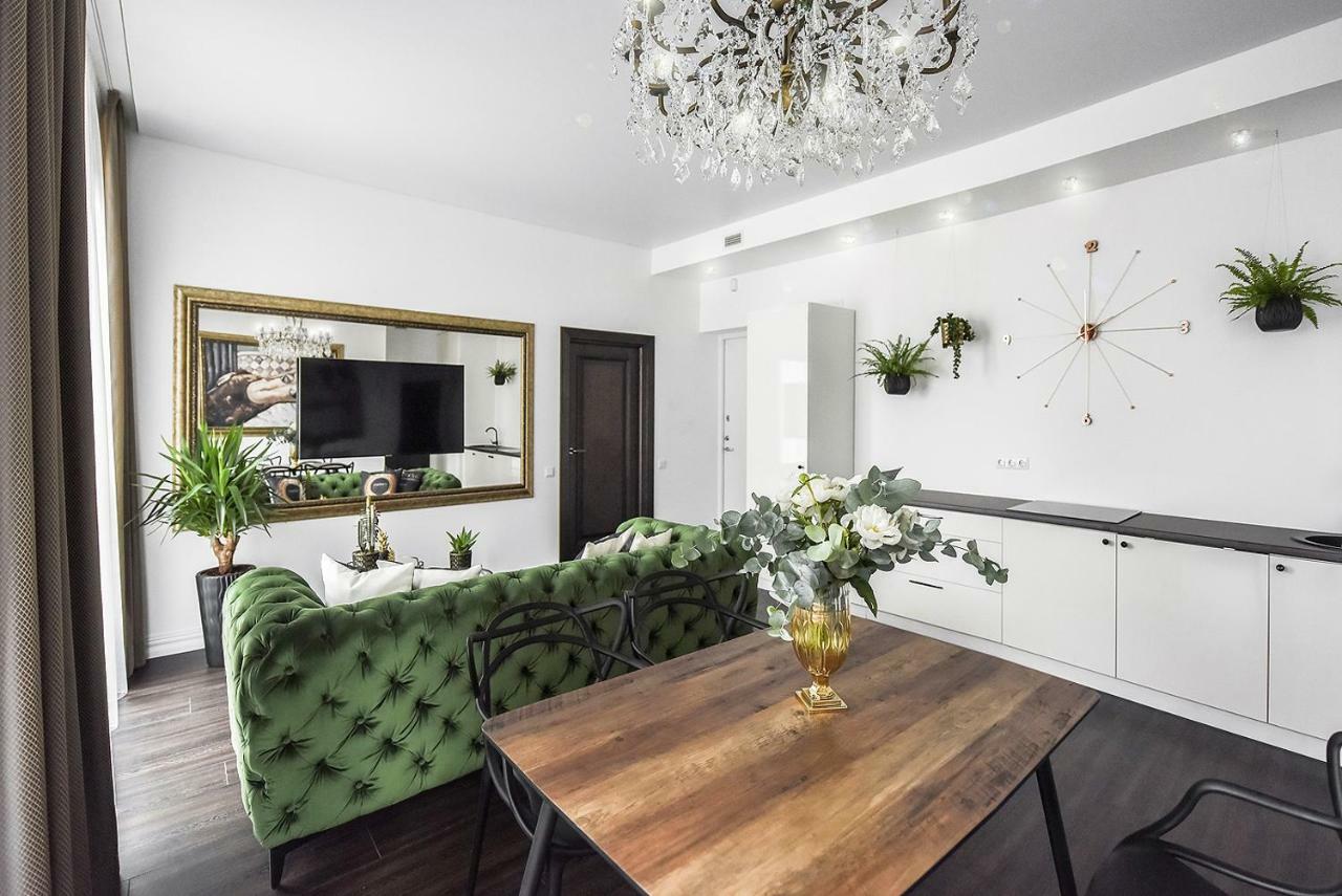 Four Luxury Flats Aparthotel Kaunas Exterior foto